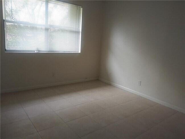 Building Photo - 4100 Riverside Dr