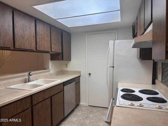 Foto del edificio - 14013 N 54th Ave