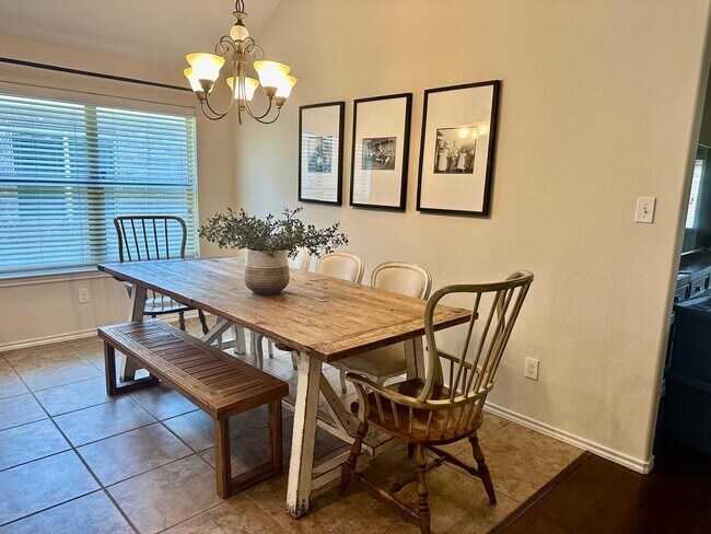 Foto del edificio - 8635 Sweet Pasture Dr