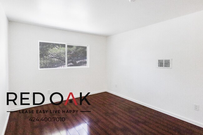 Foto del edificio - ~1 Month FREE~ + LOW DEPOSIT! Stunning One...
