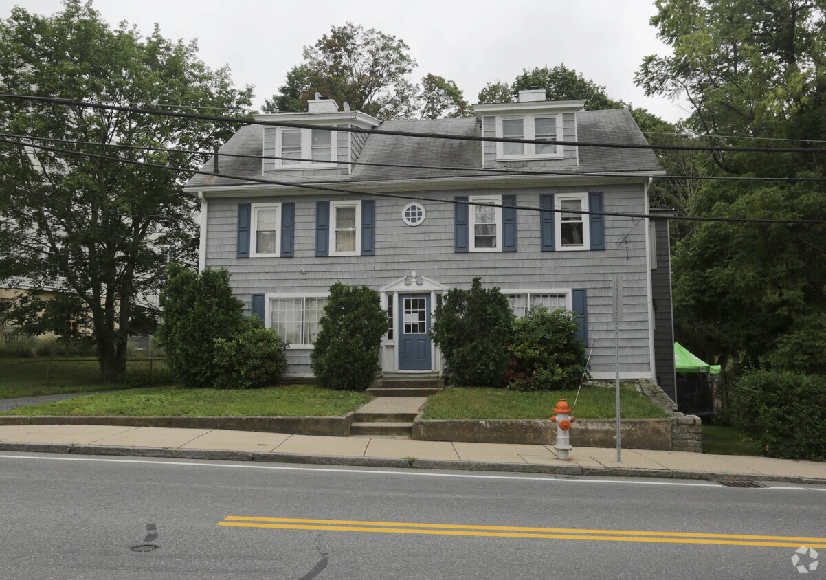 214 W Main St, Marlborough, MA 01752 Apartments in Marlborough, MA