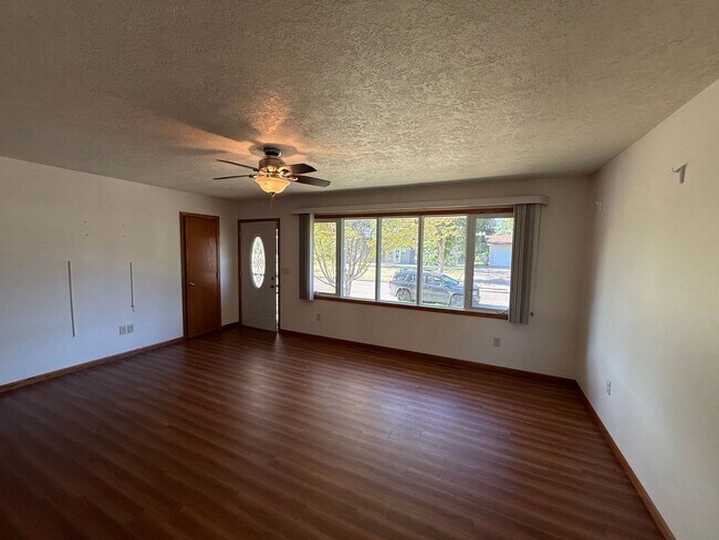 Foto del edificio - 1815 3rd Ave SE
