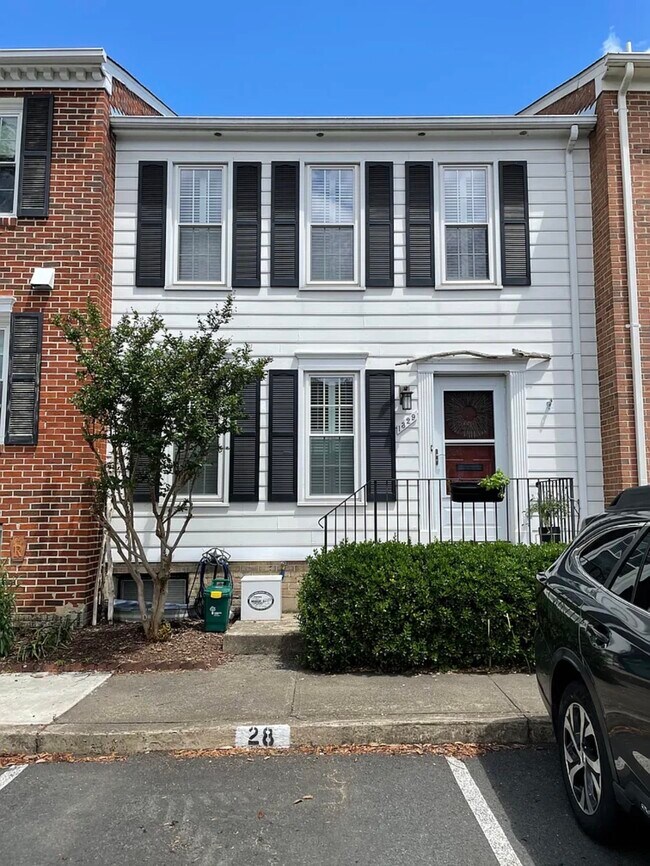 Foto del edificio - 1329 Chetworth Ct