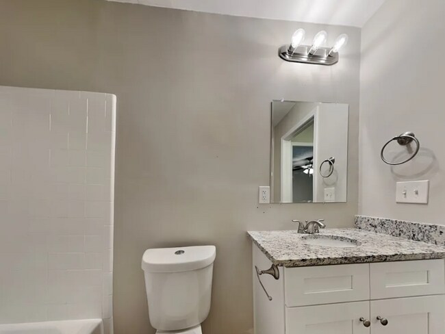 Building Photo - 643 Jason Ct
