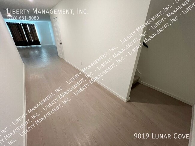 Building Photo - 9019 Lunar Cv