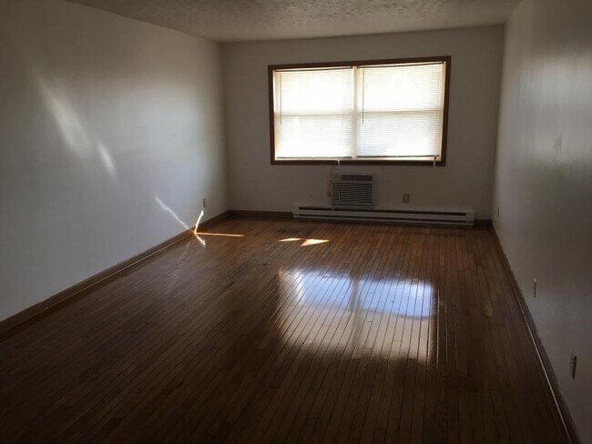 Foto del edificio - 5960 E 42nd Street