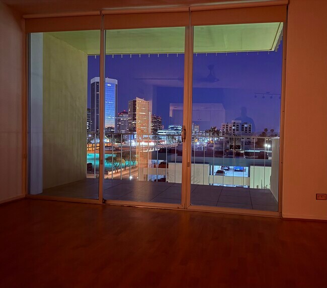 Foto del edificio - 207 W Clarendon Ave