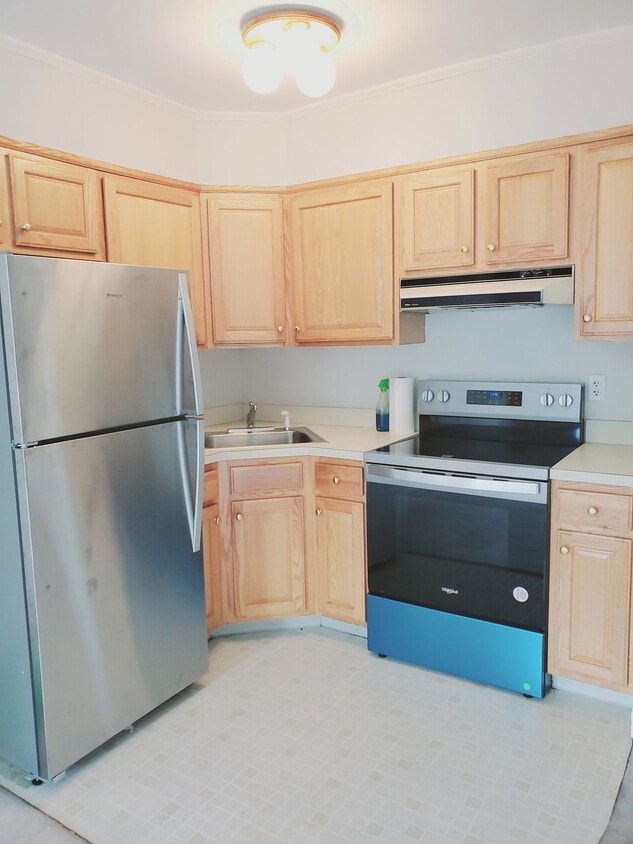 Photo - 27 Oak Street Apt #11, Stamford, CT 06905 - 1 BR 1 BA condo