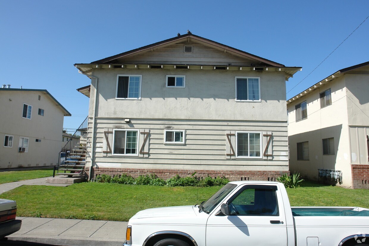 Building Photo - 2254 Ellena Dr