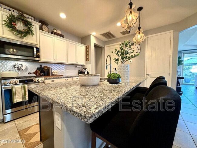 Building Photo - 8216 S 42nd Ln
