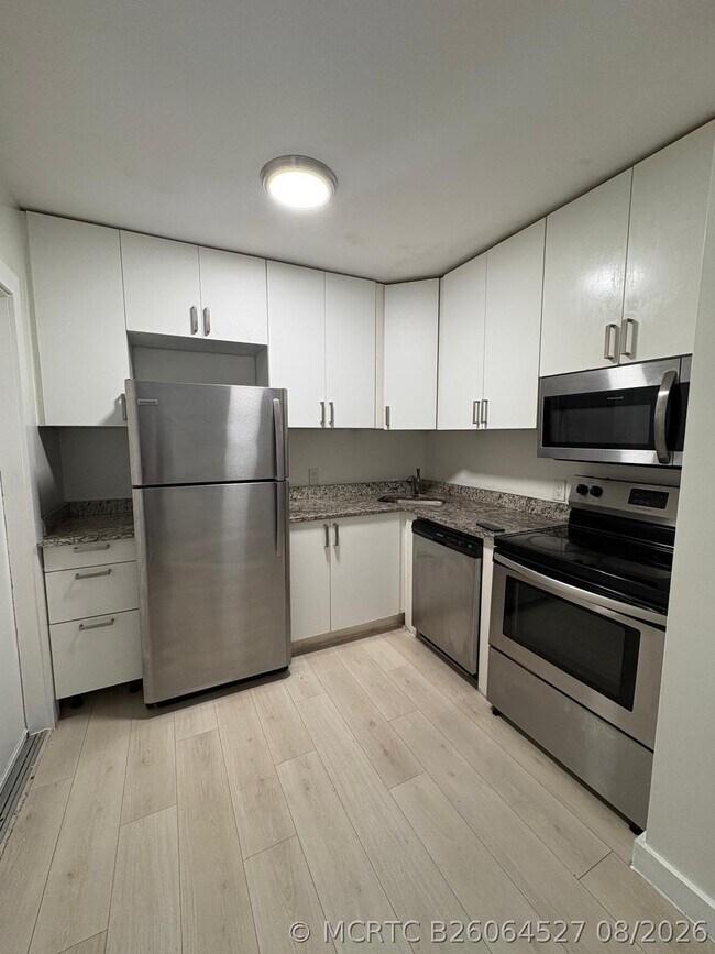 Foto del edificio - 600 NE 46th Ct