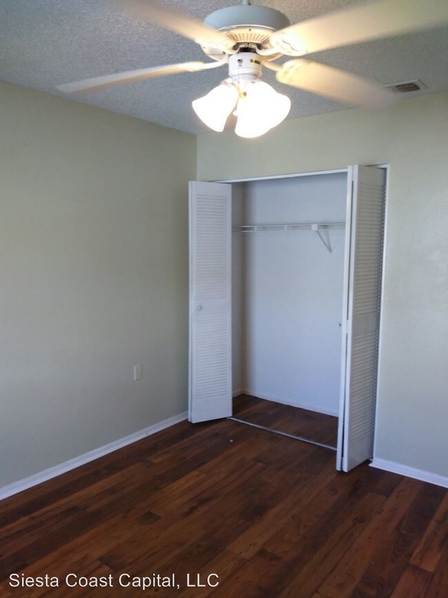 Building Photo - 2 br, 1 bath House - 6827 Porter Rd, Unit 6