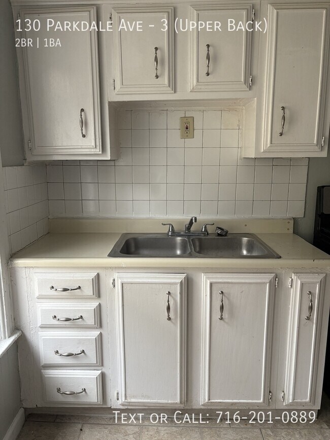 Building Photo - 130 Parkdale Ave