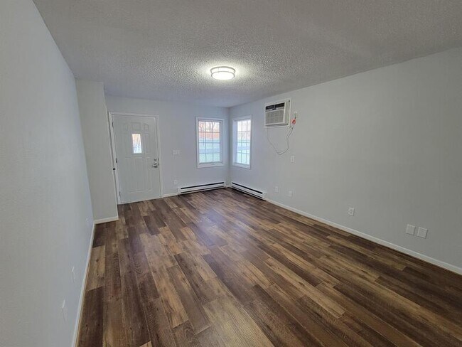 Building Photo - 308 Hope St