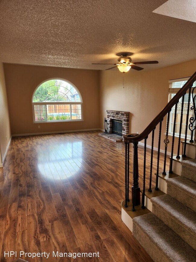 Building Photo - 3 br, 2.5 bath House - 845 Maria Dr