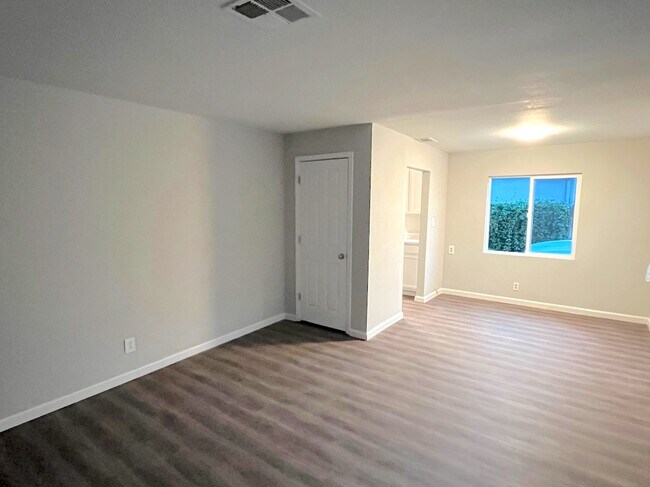 Foto del edificio - 3033 W Sonoma Ave