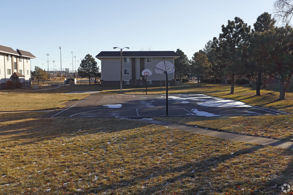 Basketball Court - Holly Park Apartments