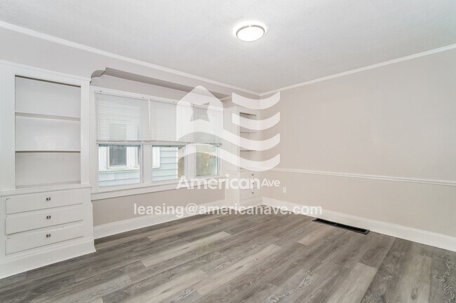 Foto del edificio - 384 Grace Ave