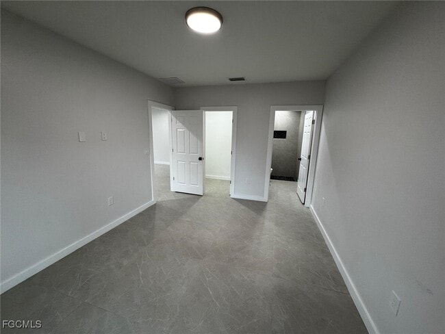 Building Photo - 27380 Sandrala Dr