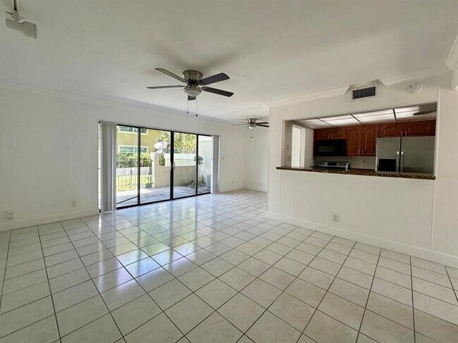 Foto del edificio - 8801 W Sample Rd
