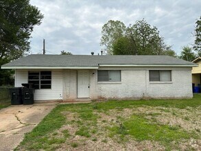 Building Photo - 4642 Voss Dr