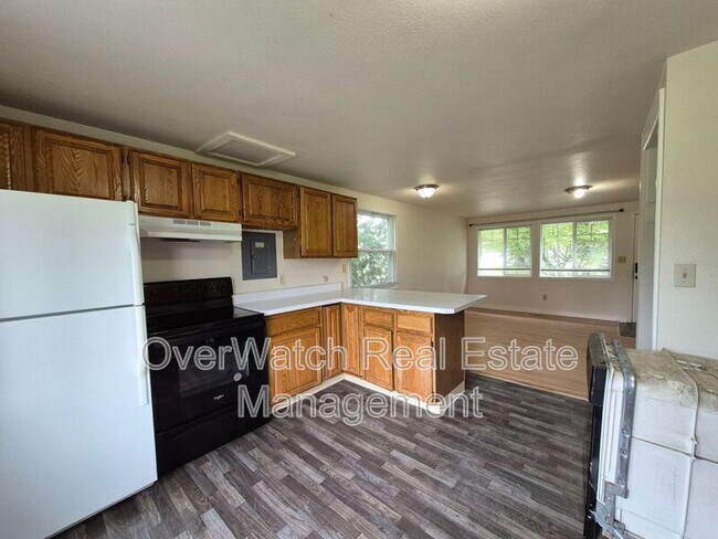 Foto del edificio - 1604 Elmendorf Dr