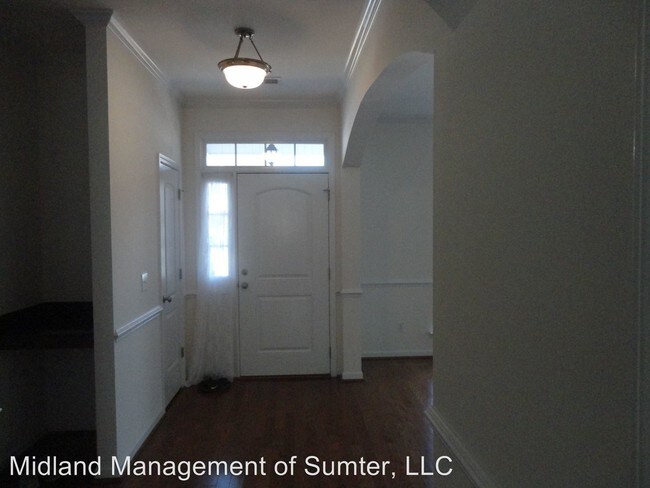 Building Photo - 530 Batty Way