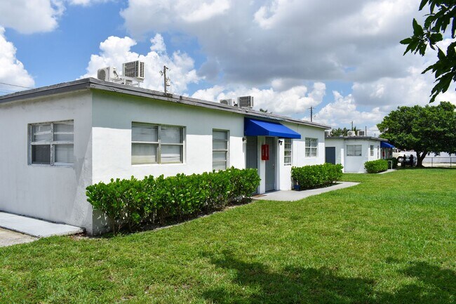 Foto del edificio - For Rent - 1Bd/1Ba Spacious Apartment for ...