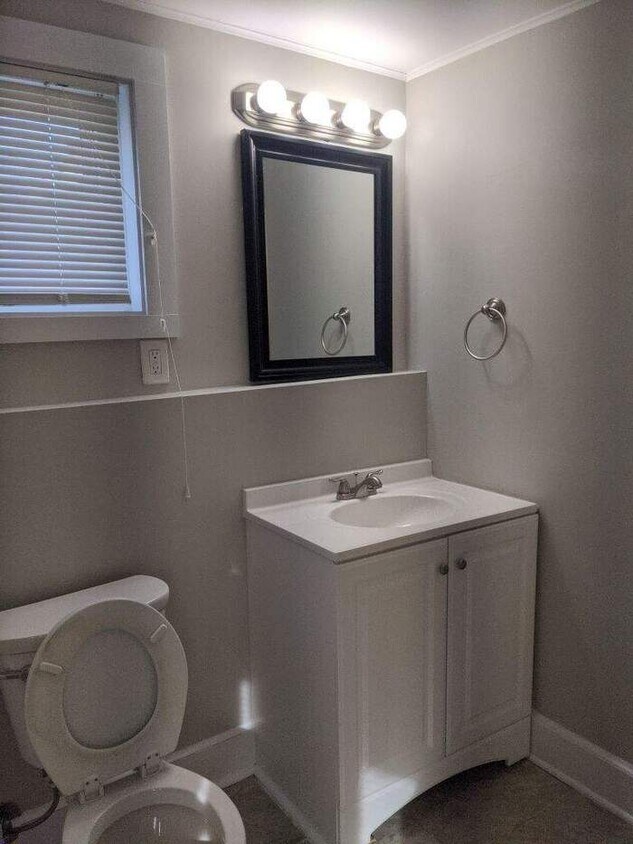 Foto del edificio - NOW AVAILABLE! 70 Highland Ave, Beacon Fal...