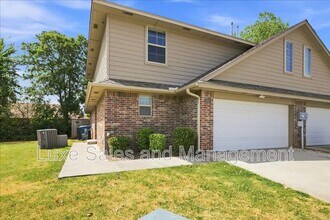 Building Photo - 2024 Buena Vida Ln