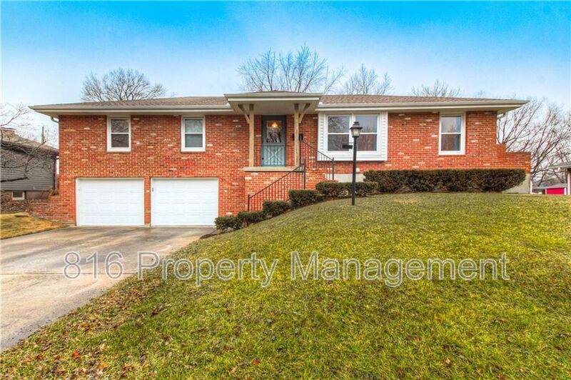 Primary Photo - 113 SE Moore St