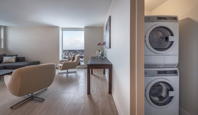 Building Photo - 5633-5633 Fenwick St