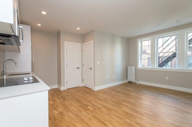 Foto del edificio - 135 Highland Ave