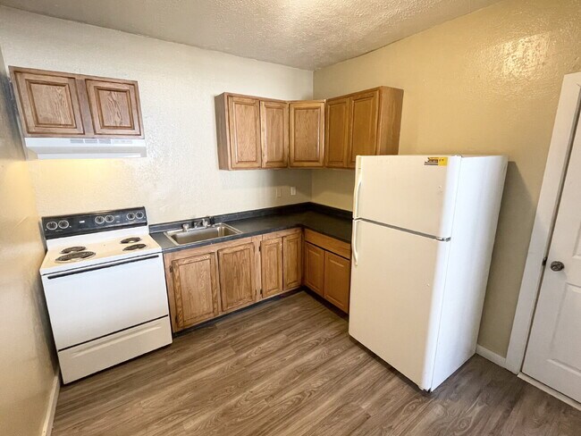 Building Photo - Westside 3BR House ready to LEASE!