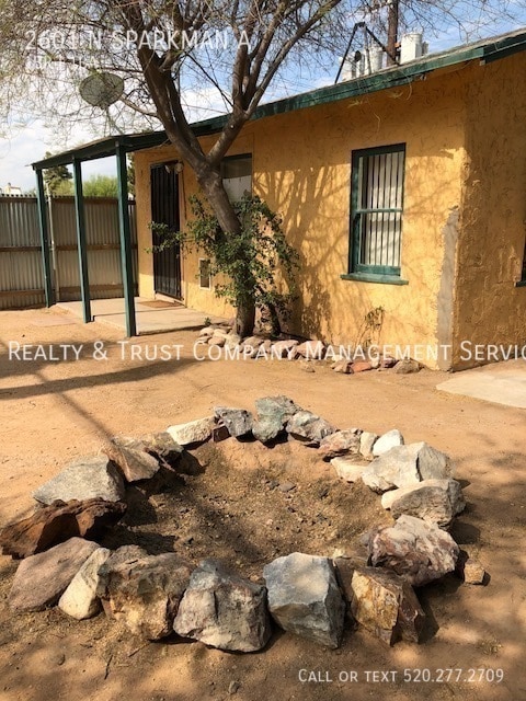 Building Photo - 2601 N Sparkman Blvd