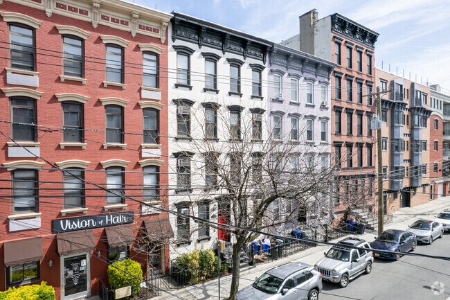 Foto del edificio - 331 Adams St