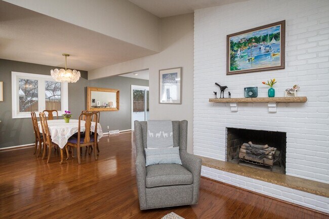 Foto del edificio - EXCEPTIONAL SIngle Family Home in EDINA!  ...