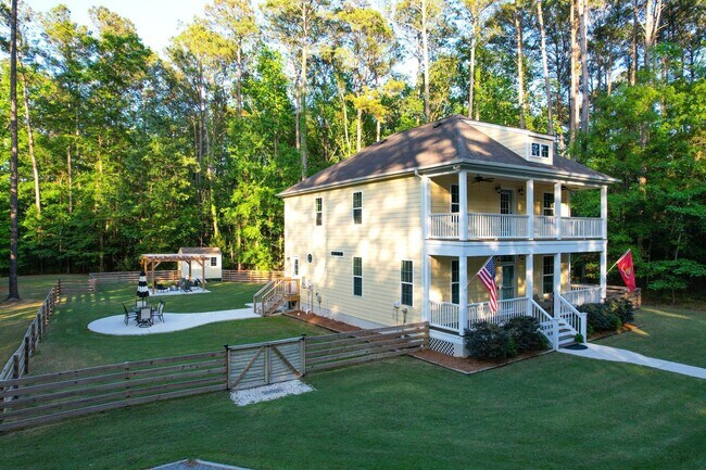Building Photo - 4 Bedroom, 2.5 Bathroom Home in The Refuge at Ravenel - Ravenel