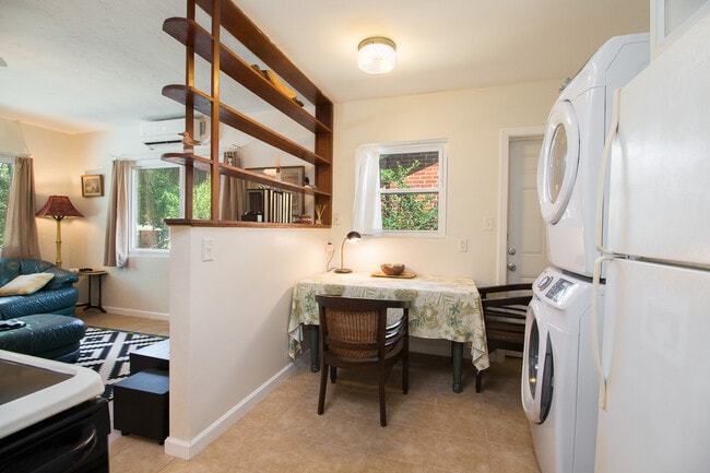 Foto del edificio - 111 NW 21st St