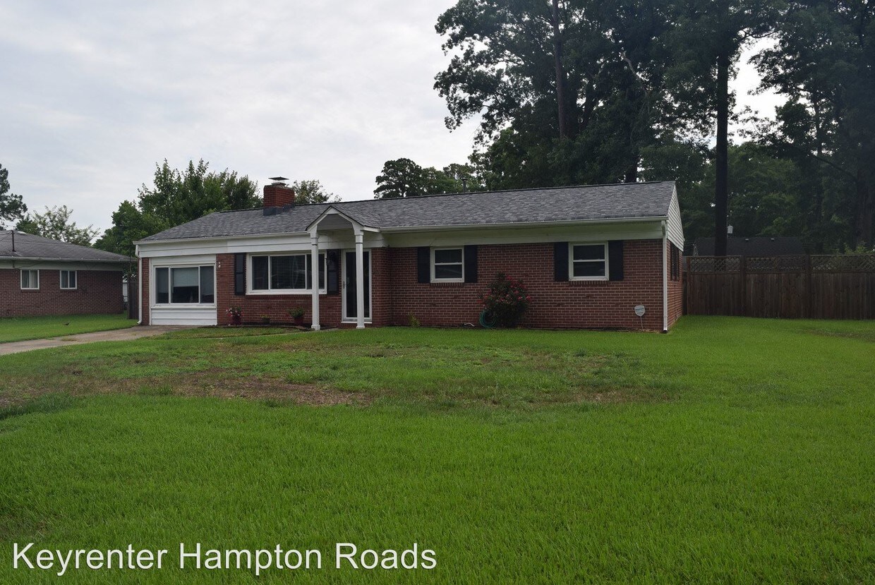 Primary Photo - 3 br, 1 bath House - 313 Sparrow Rd North