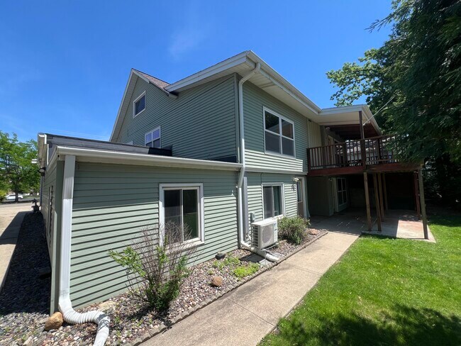 Foto del edificio - 136 14th St NE