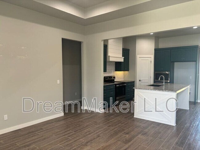 Building Photo - 5381 Red Maple Ave