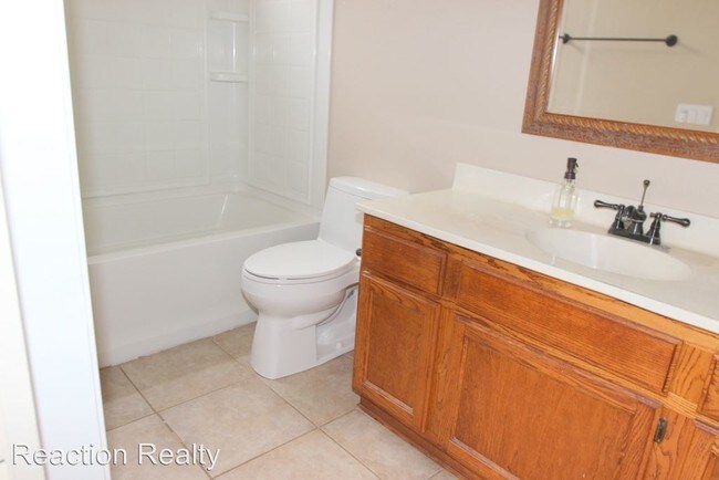 Building Photo - 4 br, 2 bath House - 2378 W. Calle Vista Dr.