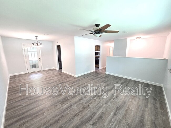 Building Photo - 11100 Hughlan Dr