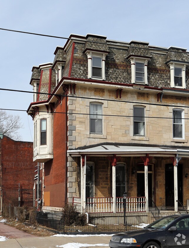 Primary Photo - 110 S 42nd St