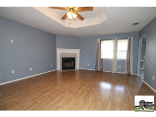 Building Photo - 5707 Montrose Dr