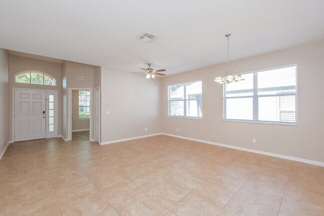 Building Photo - 2520 Deer Forest Dr