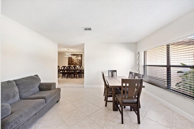 Building Photo - 1326 Pine Valley Dr