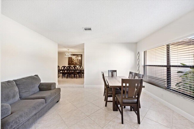 Foto del edificio - 1326 Pine Valley Dr