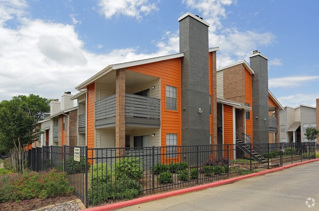 Hudson Apartments Arlington Tx